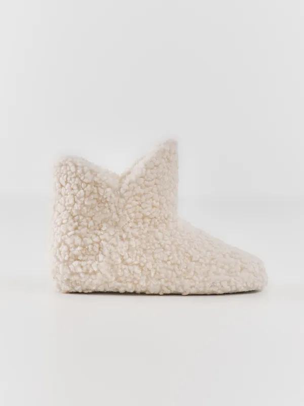 Тапочки женские, домашние, высокие, шерпа, молочные, Cozy winter, image-0