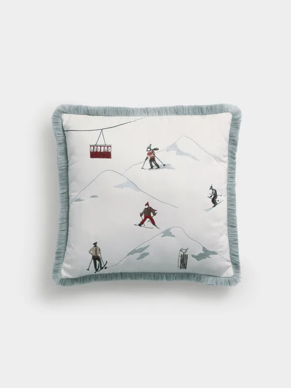 Подушка декоративная, 45х45 см, с бахромой, Лыжники, Skiers, image-0