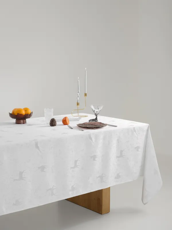 Скатерть, 170х250 см, из жаккарда, Олени и хвойные ветви, Gallant deer, image-3