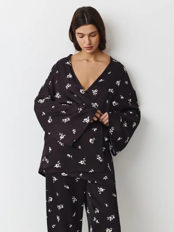 Кимоно женское, домашнее, р. S, вискоза, черно-белое, Цветы, Leyra, image-0