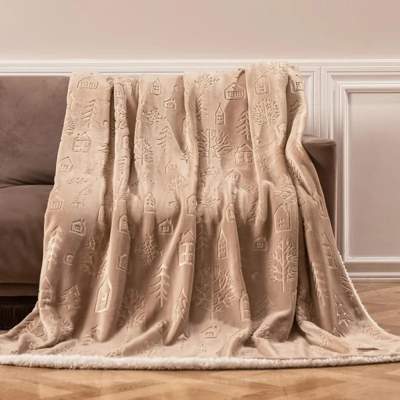 Плед, 130х170 см, фланель, бежевый, Дома и ели, Flannel