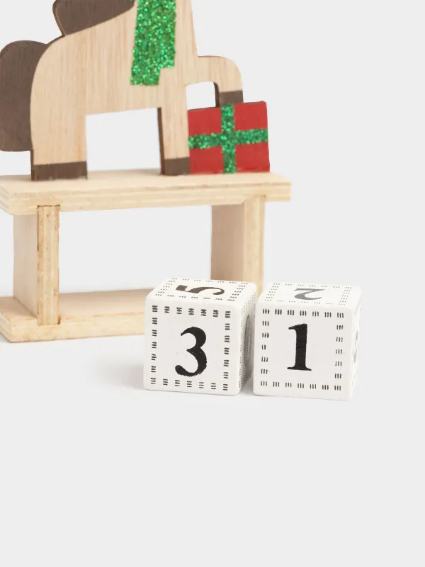 Календарь настольный, 10 см, с кубиками, дерево/полиэстер, Лошадка с подарком, Figure wood, image-5