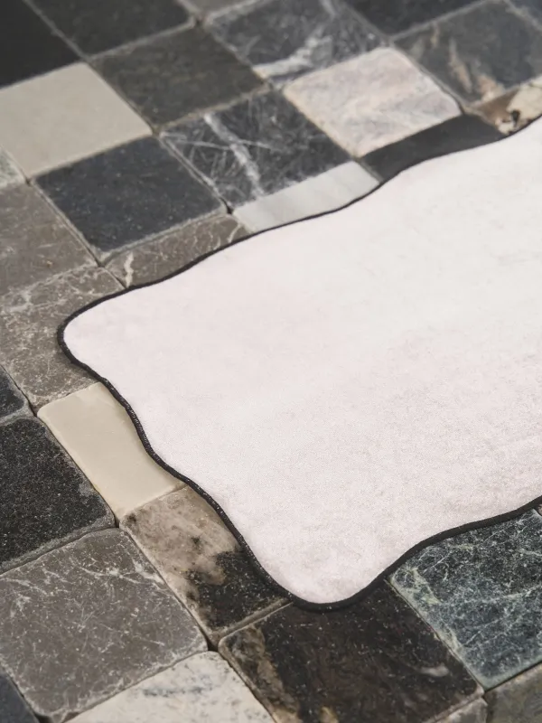 Салфетка под приборы, 30х45 см, бархат, фигурная, молочная, Черный кант, Velvet framed, image-7