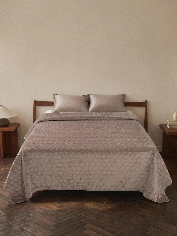 Покрывало, 220х240 см, стеганое, Соты, Lion, Stitch velvet, image-0