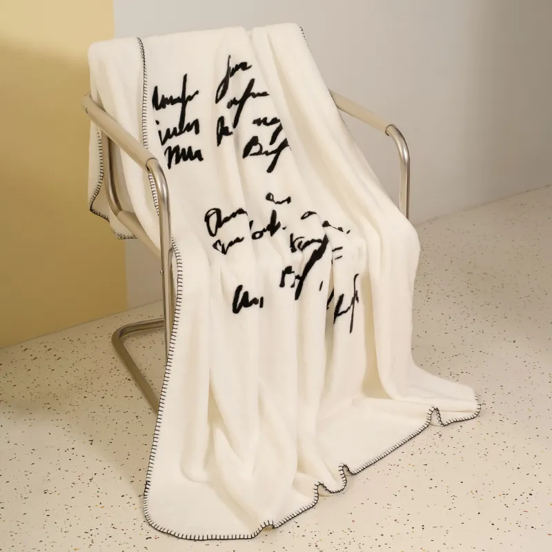 Плед, 140х190 см, фланель, молочный, Черный кант, Flannel