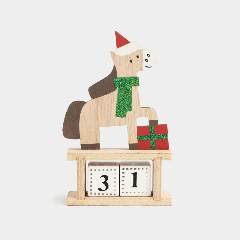 Календарь настольный, 10 см, с кубиками, дерево/полиэстер, Лошадка с подарком, Figure wood