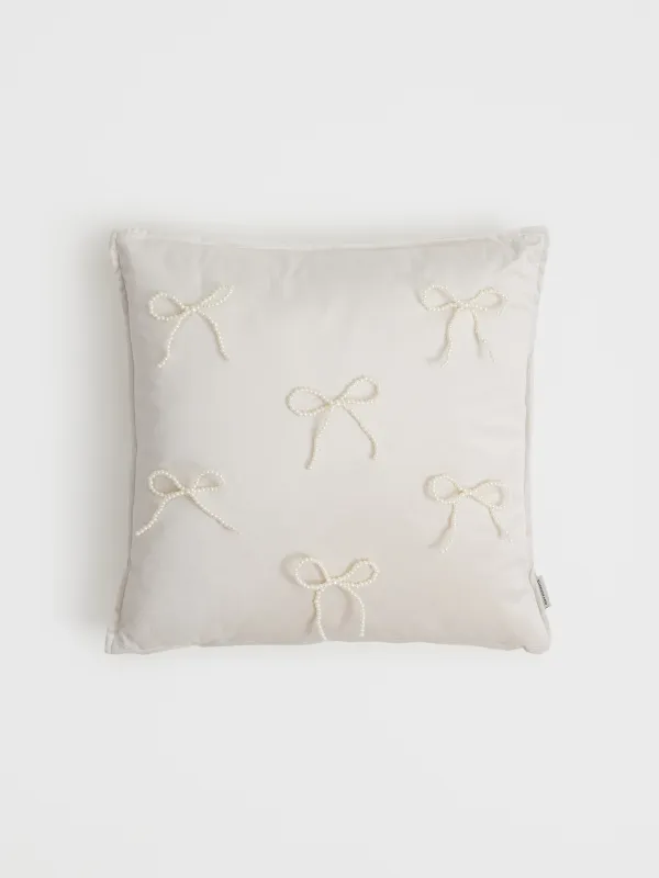Подушка декоративная, 45х45 см, вельвет/бисер, молочная, Банты, Pearl bow, image-0